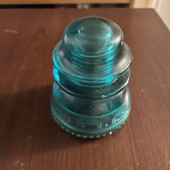 2 Vintage Hemingray 42 Aqua Blue And Grey Glass Insulators  Has A Few Chips.. - Picture 2 of 2
